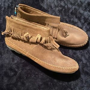 American Eagle Moccasin style shoes